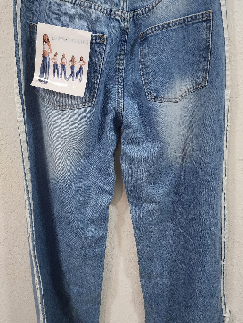 Low Rise Wide Leg Side-Stripe Women’s Jeans - Light Blue Size 3/26 - Picture 3 of 9
